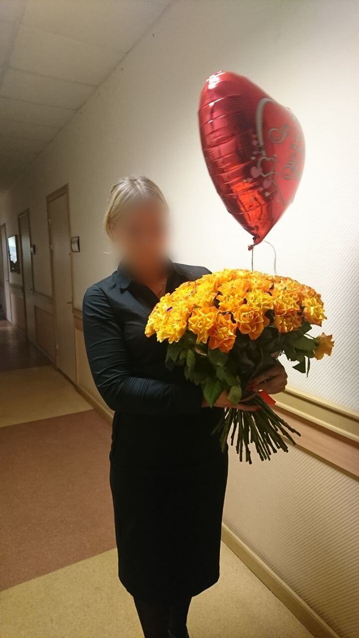 Deliver flowers to Rīga (orange rosesyellow roses)