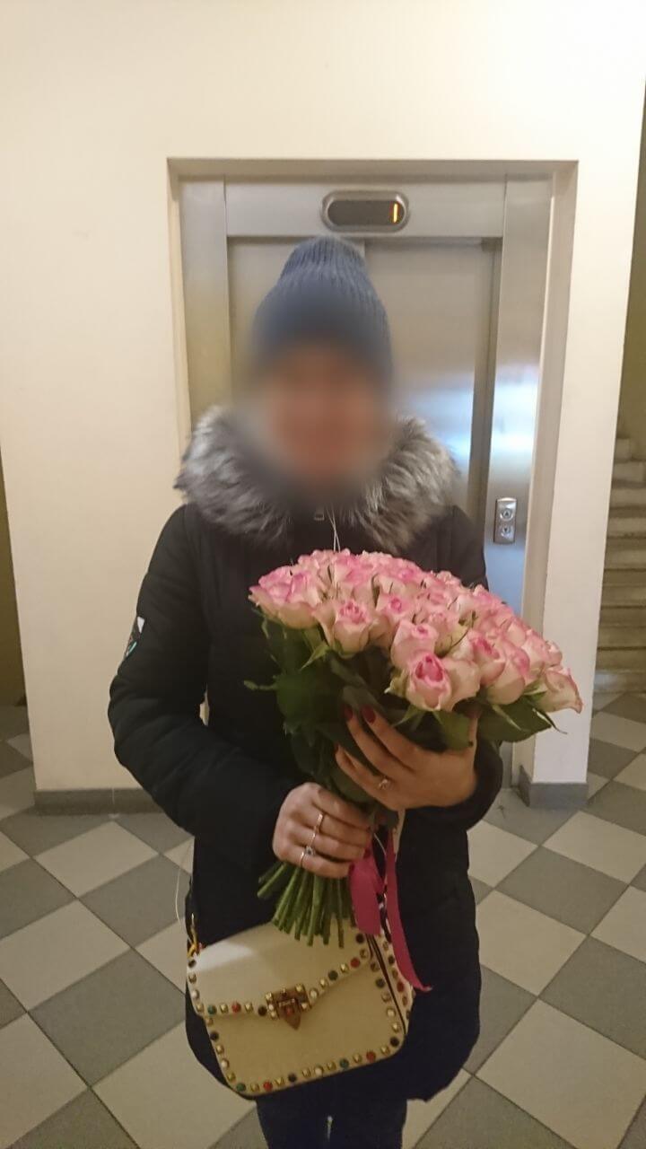 Deliver flowers to Rīga (pink roses)