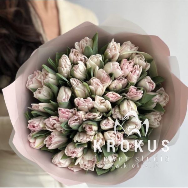 Bouquet of peony tipe tulips