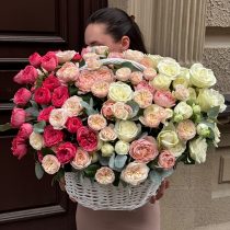 Корзина "Нежное сердце" - Пионовидная роза, Белая роза, Кремовая роза, Кустовая роза, Розовая роза, Белый, Кремовый, Розовый с круглосуточной доставкой по Риге и Латвии | Krokus.lv