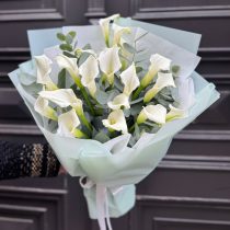 White calla lillies