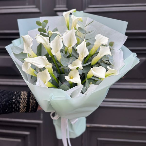 White calla lillies