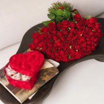 101 roses 50см + Raffaello 300g