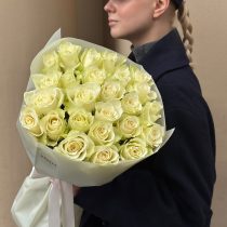 Букет белых роз 50см